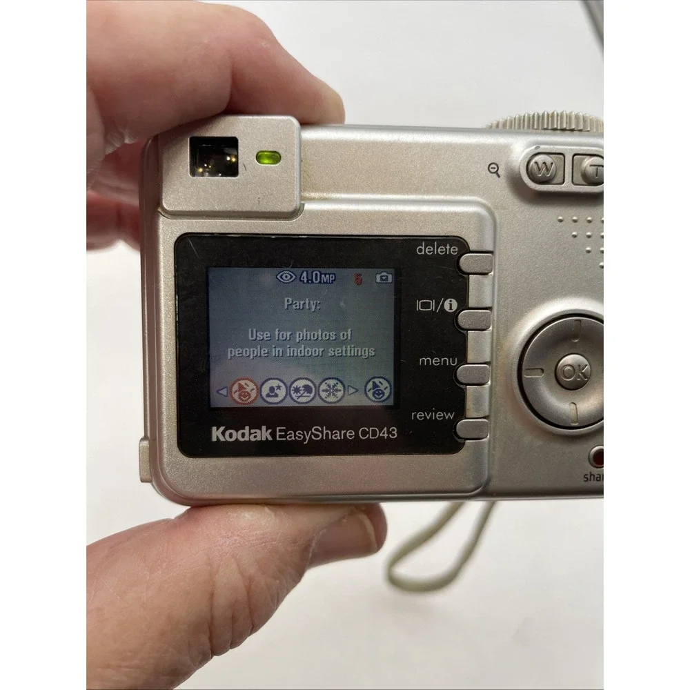 Kodak EasyShare CD43 4MP CCD Digicam Digital Camera + 2AA's  - Tested!